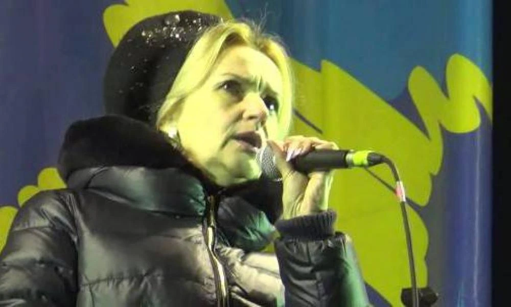 Ουκρανή βουλευτής ''επιτίθεται'' στους πρόσφυγες: Μην ντροπιάζετε την Ουκρανία! Μην μιλάτε την γλώσσα του Πούτιν (Βίντεο)
